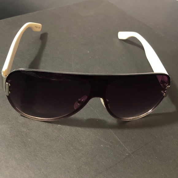 3 for 20‼️ Ardene sunglasses - Picture 2 of 3